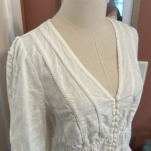 Los Angeles Atelier & other stories | white | linen | delicate | vneck | shirt - Picture 4 of 13